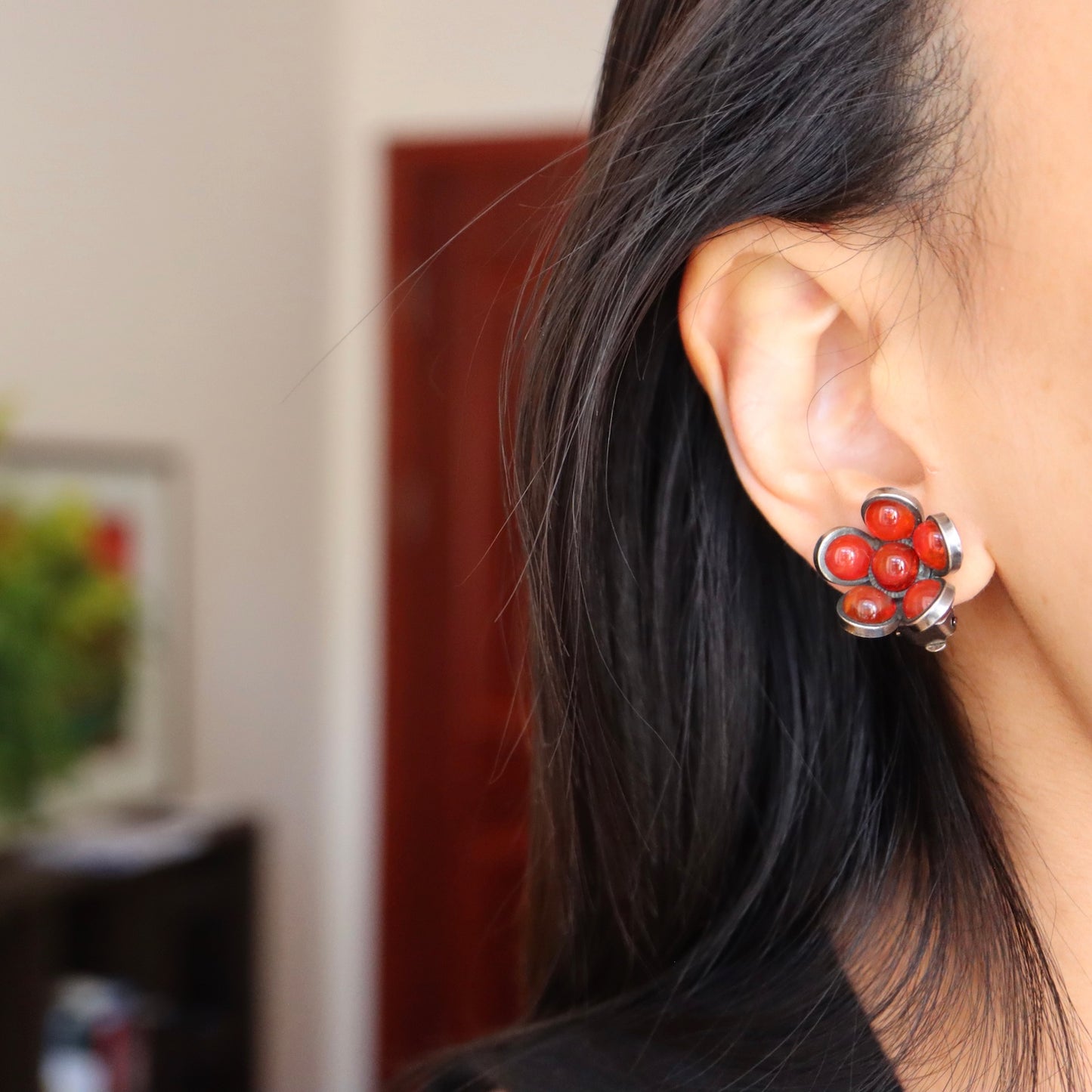 Vintage MARGUERITE DE VALOIS Molten Glass Burgundy red flower clip on earrings