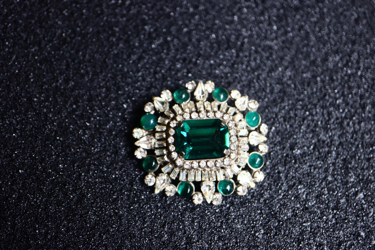 Vintage French Gripoix cabochon emerald colour rhinestone brooch