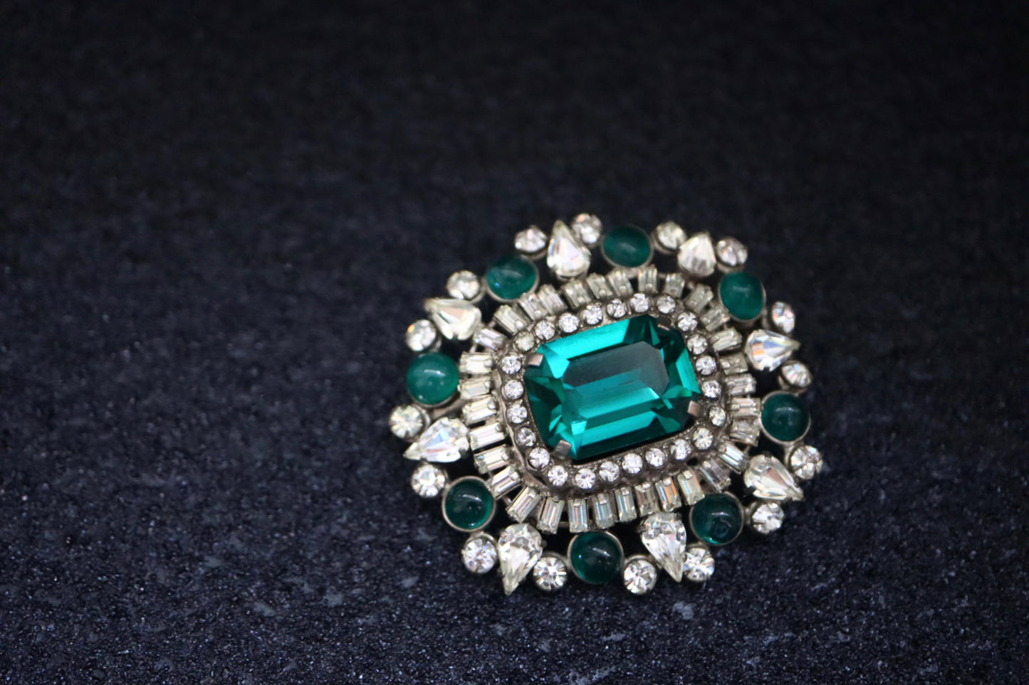 Vintage French Gripoix cabochon emerald colour rhinestone brooch