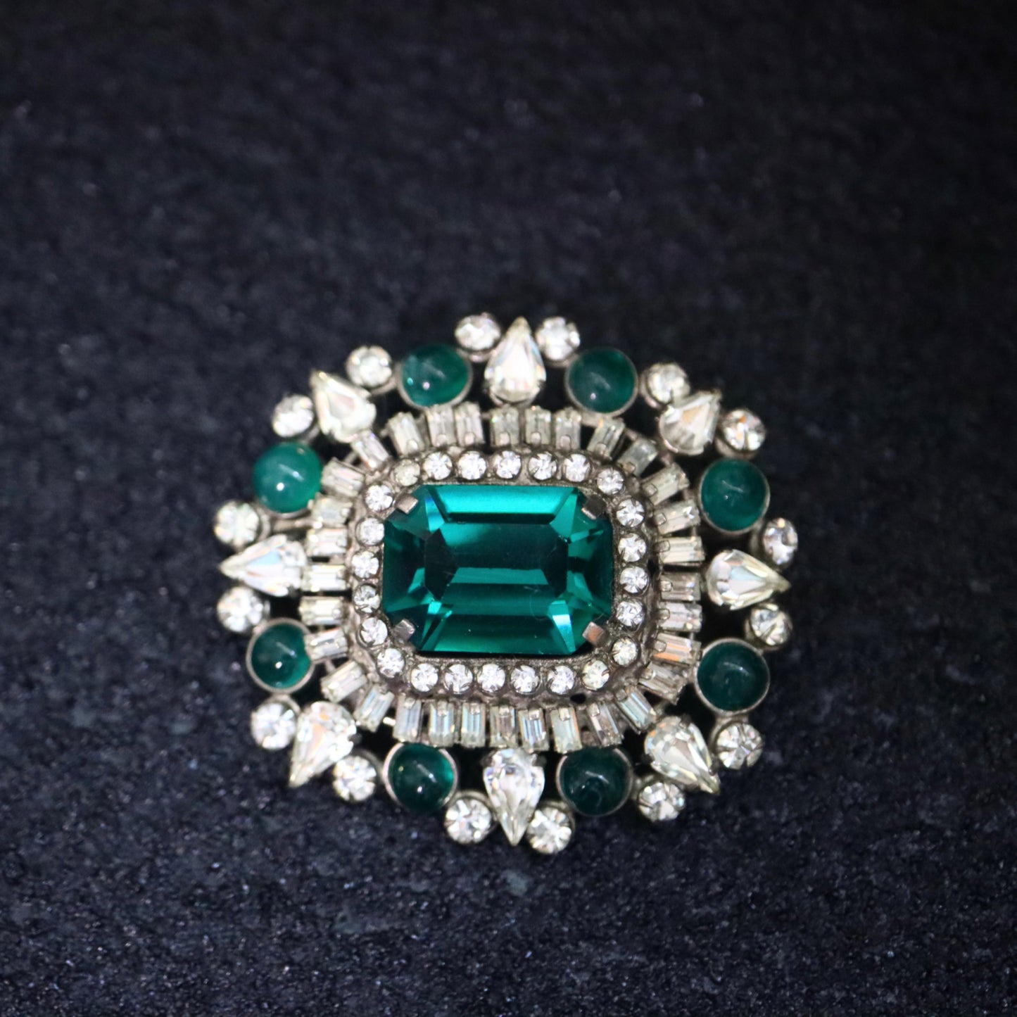 Vintage French Gripoix cabochon emerald colour rhinestone brooch