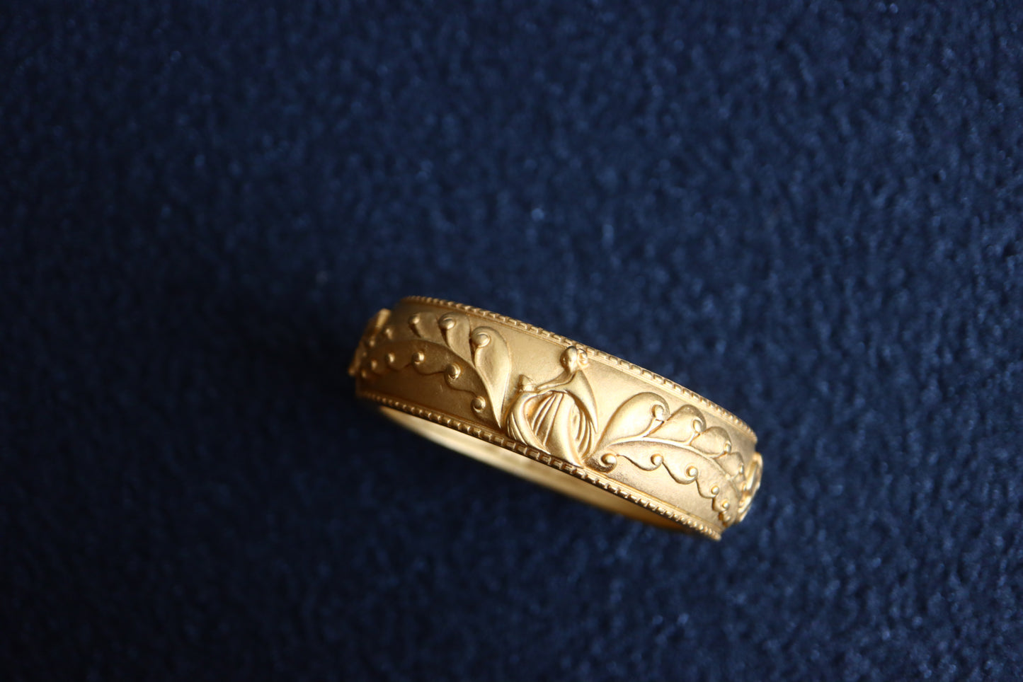 Vintage Lanvin gold-tone carving Logo leaf perfume cuff bracelet