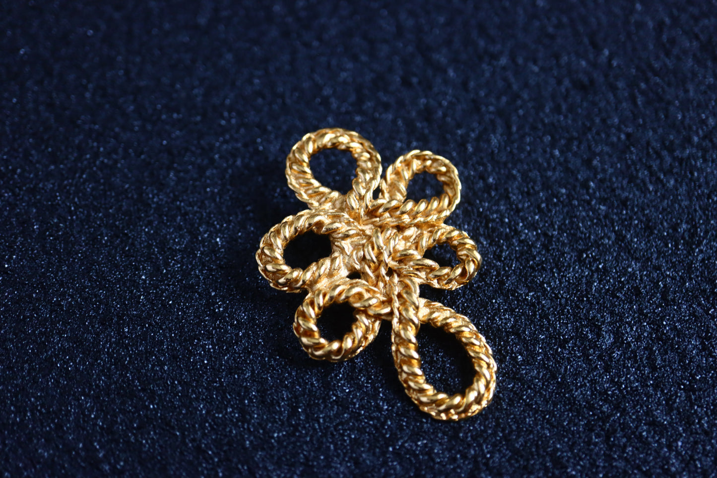 Vintage YSL Chinoiserie Gold-tone Knot Swirl Twist Brooch Pendant